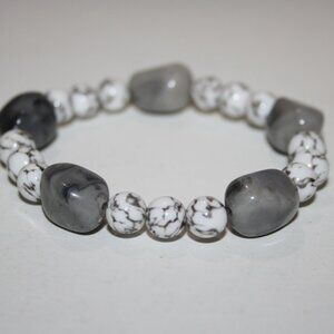 Beautiful white and gray *stone bracelet 7"